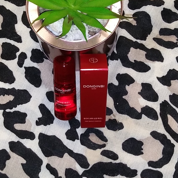 Dongingi Korean 1899 Single Essence EYE CREAM NWT - Picture 2 of 8